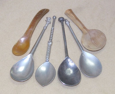 File:Spoons.jpg